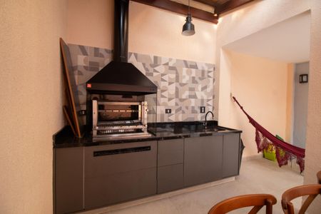 Casa à venda com 380m², 4 quartos e 3 vagas Casa à venda com 380m², 4 quartos e 3 vagasÁrea comum