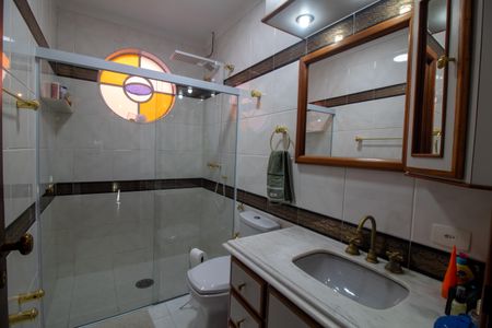 Casa à venda com 380m², 4 quartos e 3 vagas Casa à venda com 380m², 4 quartos e 3 vagasBanheiro