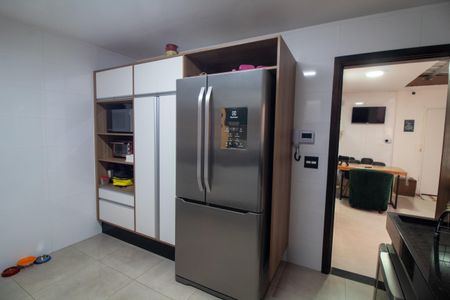 Casa à venda com 380m², 4 quartos e 3 vagas Casa à venda com 380m², 4 quartos e 3 vagasCozinha