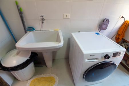 Casa à venda com 380m², 4 quartos e 3 vagas Casa à venda com 380m², 4 quartos e 3 vagasÁrea de Serviço