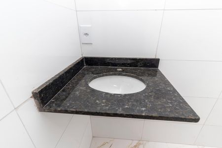 Apartamento à venda com 44m², 2 quartos e sem vaga Apartamento à venda com 44m², 2 quartos e sem vagaBanheiro