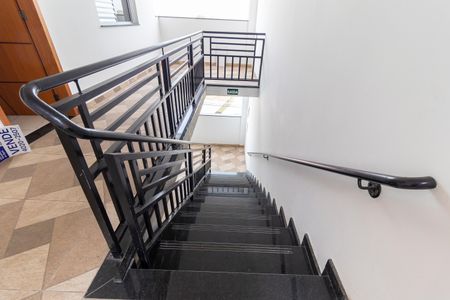 Apartamento à venda com 43m², 2 quartos e sem vagaEscada