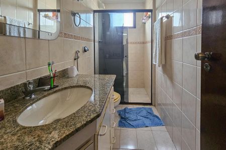 Apartamento para alugar com 70m², 2 quartos e 1 vaga Apartamento para alugar com 70m², 2 quartos e 1 vagaBanheiro Suíte 1