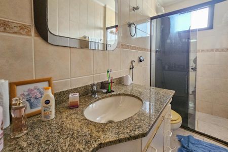 Apartamento para alugar com 70m², 2 quartos e 1 vaga Apartamento para alugar com 70m², 2 quartos e 1 vagaBanheiro Suíte 1