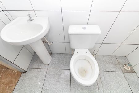 Banheiro de casa para alugar com 1 quarto, 35m² em Parque Savoi City, São Paulo