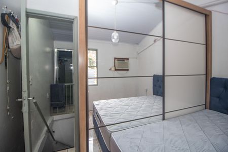 Casa à venda com 42m², 2 quartos e 1 vaga Casa à venda com 42m², 2 quartos e 1 vagaQuarto 1