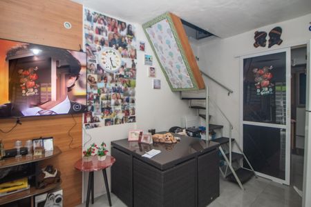 Casa à venda com 42m², 2 quartos e 1 vaga Casa à venda com 42m², 2 quartos e 1 vagaSala