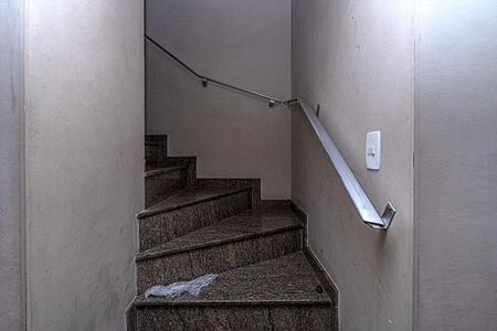 Escada de casa à venda com 3 quartos, 180m² em Vila Moinho Velho, São Paulo