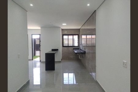 Casa à venda com 92m², 3 quartos e 2 vagas