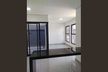 Casa à venda com 92m², 3 quartos e 2 vagas