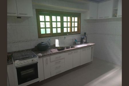 Casa à venda com 136m², 3 quartos e 5 vagas