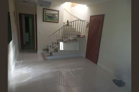 Casa à venda com 136m², 3 quartos e 5 vagas