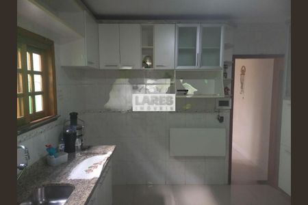 Casa à venda com 136m², 3 quartos e 5 vagas