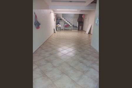 Casa à venda com 136m², 3 quartos e 5 vagas