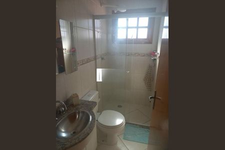 Casa à venda com 136m², 3 quartos e 5 vagas