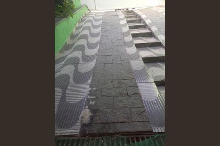 Casa à venda com 136m², 3 quartos e 5 vagas