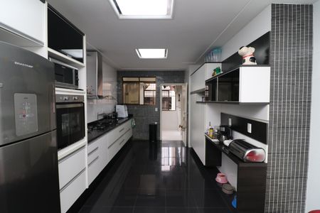 Apartamento à venda com 154m², 4 quartos e 2 vagasCozinha