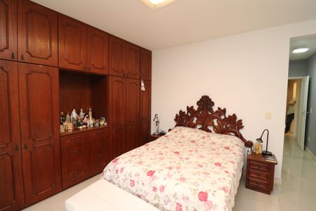 Apartamento à venda com 154m², 4 quartos e 2 vagasSuíte