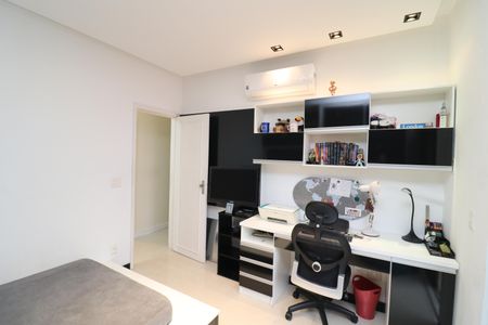 Apartamento à venda com 154m², 4 quartos e 2 vagasQuarto 2