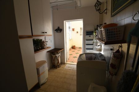 Apartamento à venda com 135m², 3 quartos e 1 vagaÁrea de Serviço