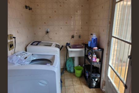 Casa à venda com 326m², 3 quartos e 2 vagasLavanderia