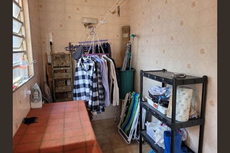 Casa à venda com 326m², 3 quartos e 2 vagasDependencia de empregada