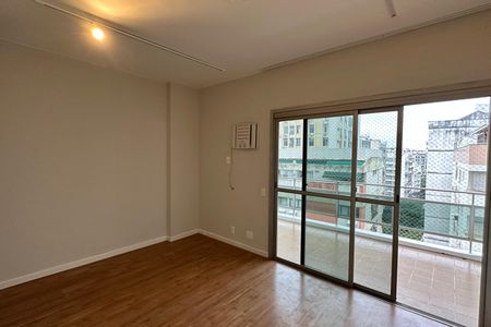 Apartamento à venda com 90m², 2 quartos e 2 vagas Apartamento à venda com 90m², 2 quartos e 2 vagasSuíte