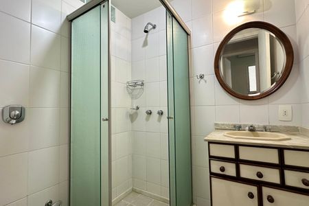 Apartamento à venda com 90m², 2 quartos e 2 vagas Apartamento à venda com 90m², 2 quartos e 2 vagasBanheiro Social