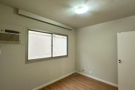 Apartamento à venda com 90m², 2 quartos e 2 vagas Apartamento à venda com 90m², 2 quartos e 2 vagasQuarto