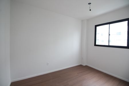 Quarto 2 de apartamento para alugar com 2 quartos, 46m² em Jacarepaguá, Rio de Janeiro