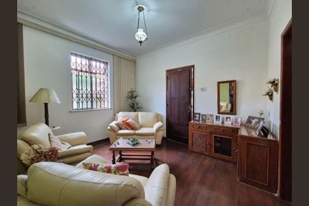 Casa à venda com 7 quartos, 225m² em Santa Rosa, Niterói