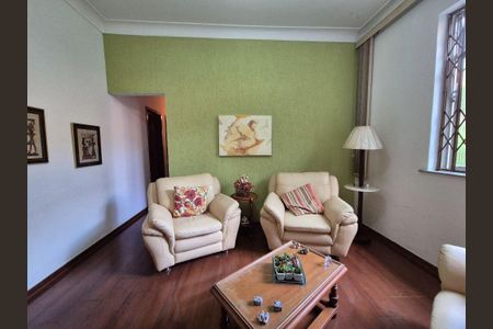 Casa à venda com 7 quartos, 225m² em Santa Rosa, Niterói