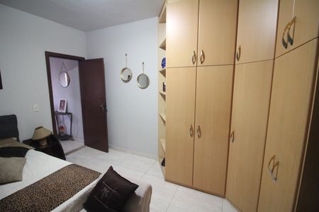 Casa para alugar com 243m², 4 quartos e 1 vagaQuarto 1