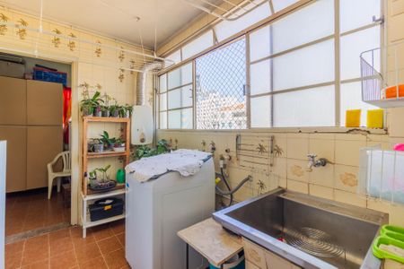 Apartamento à venda com 136m², 3 quartos e 1 vagaÁrea de Serviço