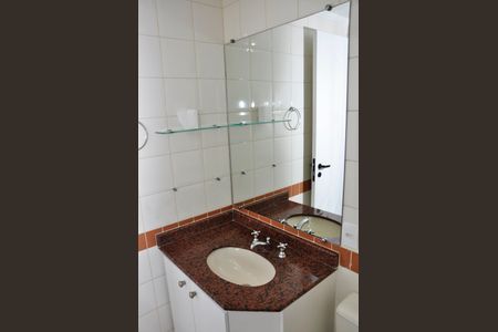 Apartamento para alugar com 76m², 3 quartos e 2 vagas Apartamento para alugar com 76m², 3 quartos e 2 vagasBanheiro do Quarto 3