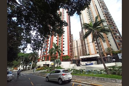 Apartamento para alugar com 76m², 3 quartos e 2 vagas Apartamento para alugar com 76m², 3 quartos e 2 vagasFachada