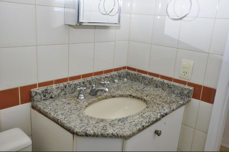 Apartamento para alugar com 76m², 3 quartos e 2 vagas Apartamento para alugar com 76m², 3 quartos e 2 vagasBanheiro