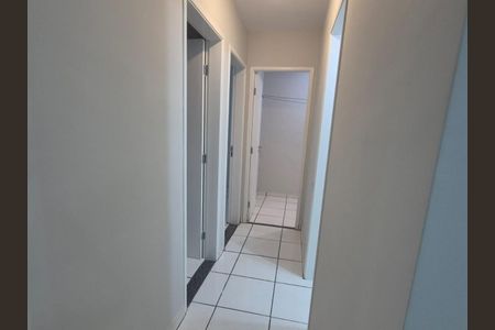 Corredor de apartamento para alugar com 3 quartos, 61m² em Jardim Santo André, Santo André