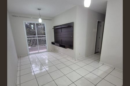 Sala de apartamento para alugar com 3 quartos, 61m² em Jardim Santo André, Santo André