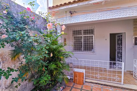 Casa para alugar com 104m², 2 quartos e sem vagaFachada casa
