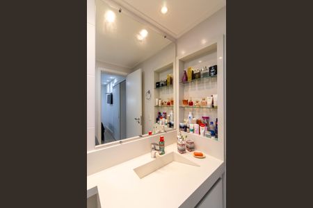 Apartamento à venda com 68m², 2 quartos e 1 vaga Apartamento à venda com 68m², 2 quartos e 1 vagaBanheiro da Suíte