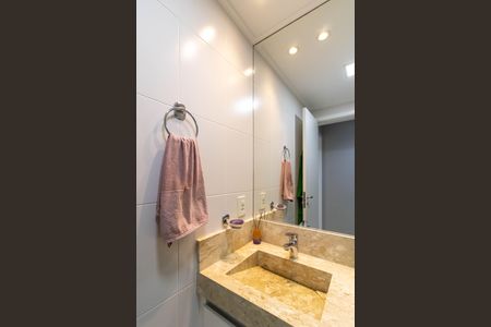 Apartamento à venda com 68m², 2 quartos e 1 vaga Apartamento à venda com 68m², 2 quartos e 1 vagaBanheiro Social