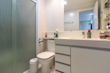 Apartamento à venda com 68m², 2 quartos e 1 vaga Apartamento à venda com 68m², 2 quartos e 1 vagaBanheiro da Suíte