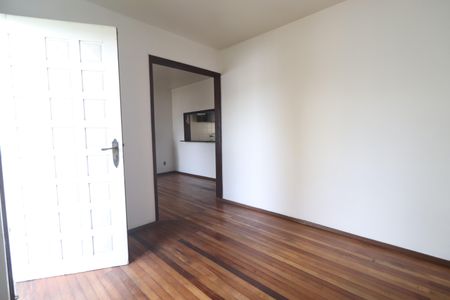 Casa à venda com 600m², 3 quartos e 5 vagasSala casa 02