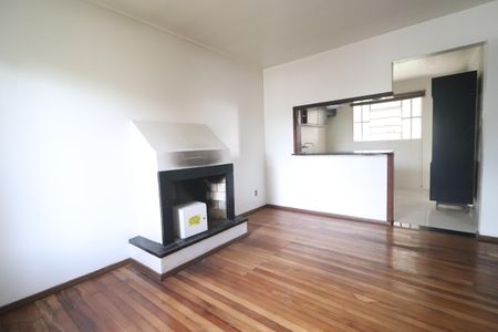 Casa à venda com 600m², 3 quartos e 5 vagasSala casa 02