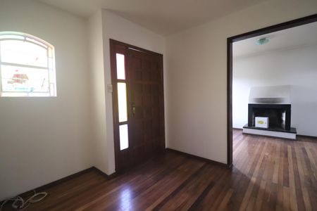 Casa à venda com 600m², 3 quartos e 5 vagasSala casa 02