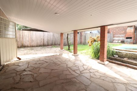 Casa à venda com 600m², 3 quartos e 5 vagasGaragem da casa 02