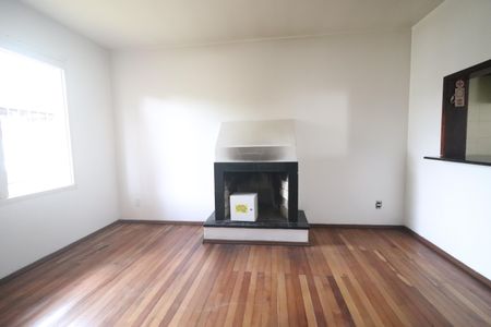 Casa à venda com 600m², 3 quartos e 5 vagasSala casa 02