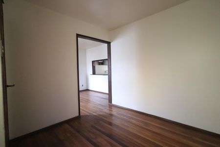 Casa à venda com 600m², 3 quartos e 5 vagasSala casa 02
