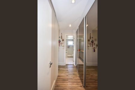 Apartamento à venda com 223m², 4 quartos e 4 vagasArmário da Suíte 4